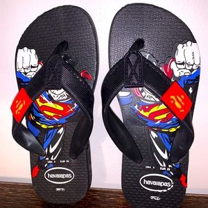 Brand new Havaianas infant boys Superman flip flops sz 5US